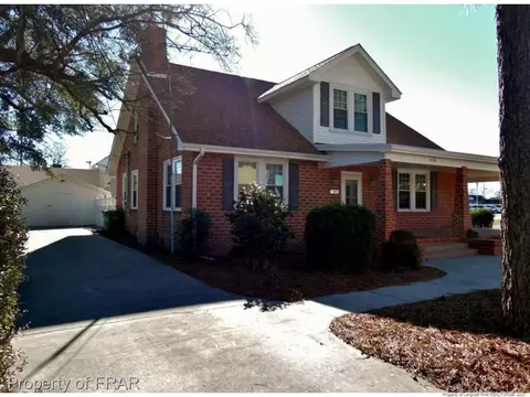 406 E 3rd St, Lumberton, NC 28358 photo 2