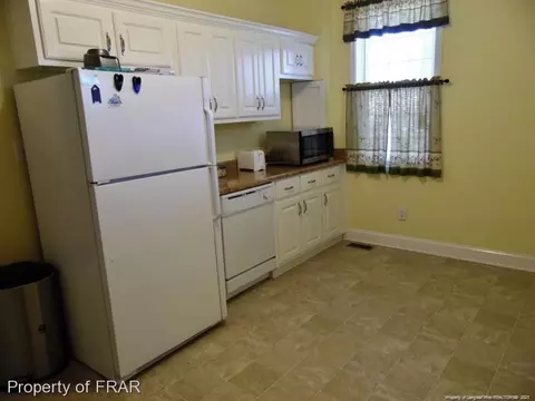 406 E 3rd St, Lumberton, NC 28358 photo 12