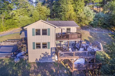 303 Tinys Mountain Dr, Deep Gap, NC 28618 photo 18