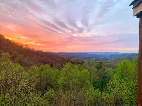 303 Tinys Mountain Dr, Deep Gap, NC 28618 photo 17