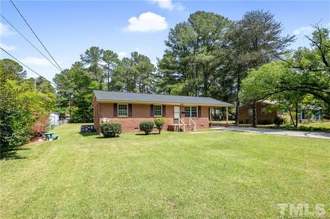 303 E 5th Ave, Raeford, NC 28376 photo 5