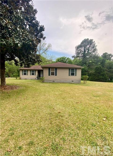415 Dowd St, Carthage, NC 28327 photo 2