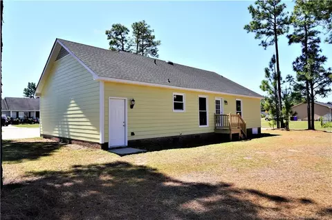223 Eppingdale Dr, Spring Lake, NC 28390 photo 4