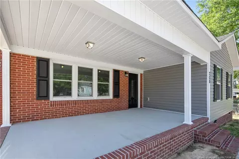 208 N Wright St, Raeford, NC 28376 photo 4