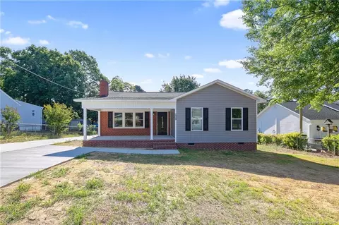 208 N Wright St, Raeford, NC 28376 photo 1