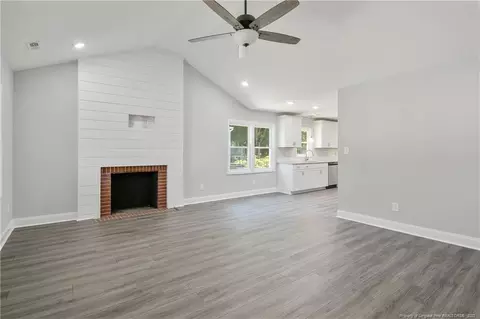 208 N Wright St, Raeford, NC 28376 photo 5