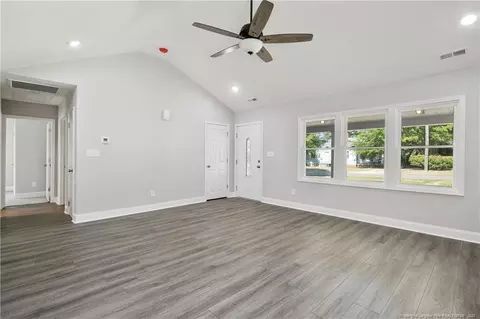 208 N Wright St, Raeford, NC 28376 photo 8