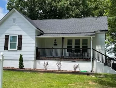 102 W E St, Erwin, NC 28339 photo 2