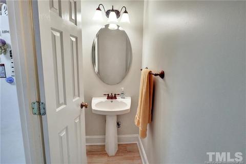 109 Wade Ave, Dunn, NC 28334 photo 3