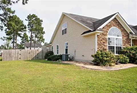 564 Valley Oak Dr, Bunnlevel, NC 28323 photo 2