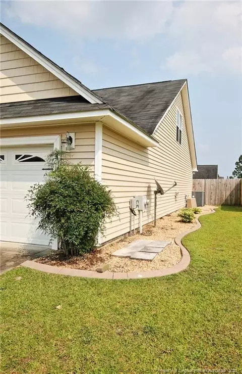 564 Valley Oak Dr, Bunnlevel, NC 28323 photo 3