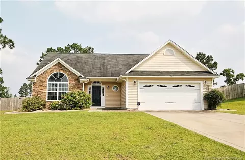 564 Valley Oak Dr, Bunnlevel, NC 28323 photo 1