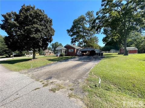 301 E D St, Erwin, NC 28339 photo 3