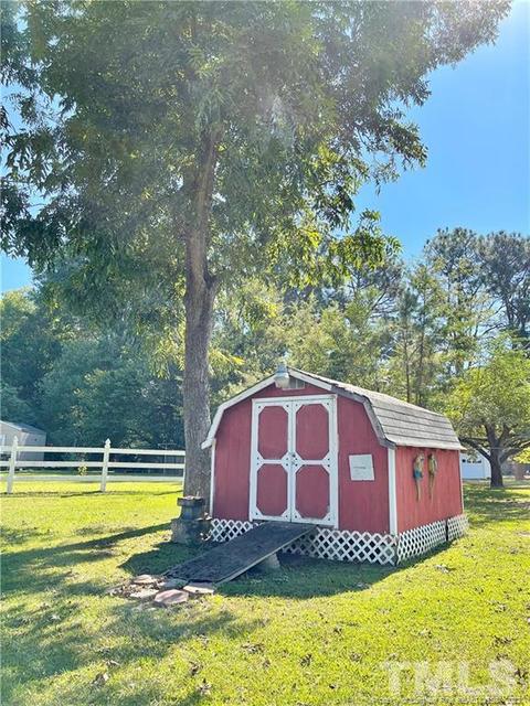 301 E D St, Erwin, NC 28339 photo 7