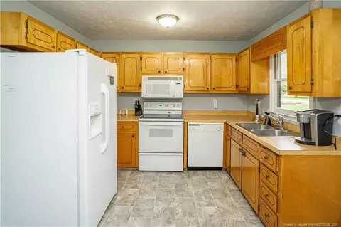 7147 Lee Ave, Wade, NC 28395 photo 10