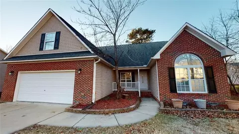 146 Pender Rd, Spring Lake, NC 28390 photo 2