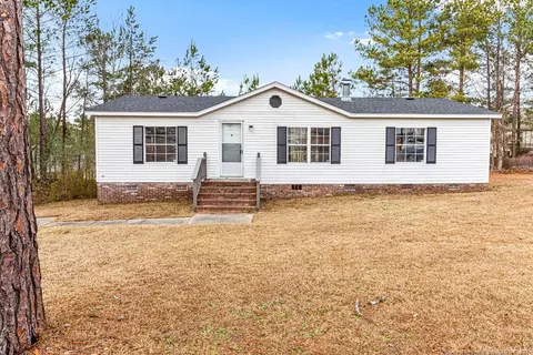 35 Crocus Ct, Spring Lake, NC 28390 photo 2