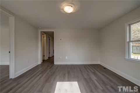 506 W J St, Erwin, NC 28339 photo 3
