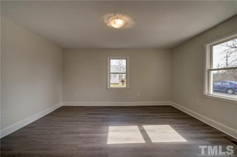 506 W J St, Erwin, NC 28339 photo 4