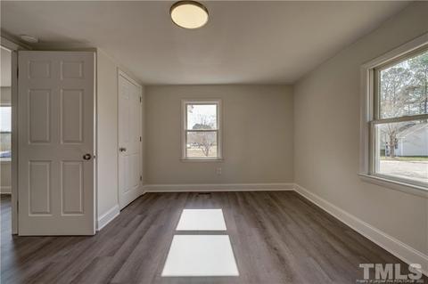 506 W J St, Erwin, NC 28339 photo 5