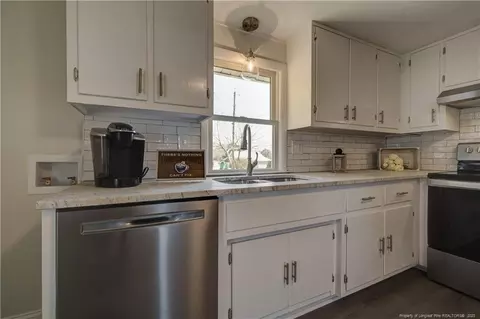 506 W J St, Erwin, NC 28339 photo 10