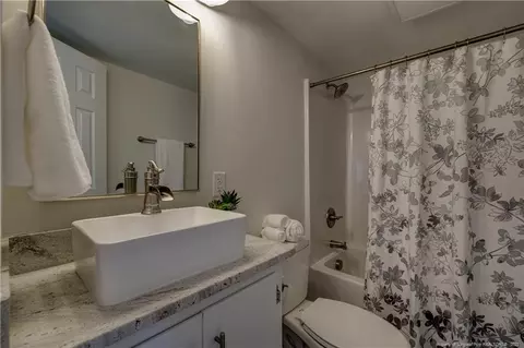 506 W J St, Erwin, NC 28339 photo 8