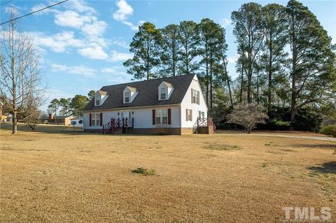 900 Circle St, Clinton, NC 28328 photo 3
