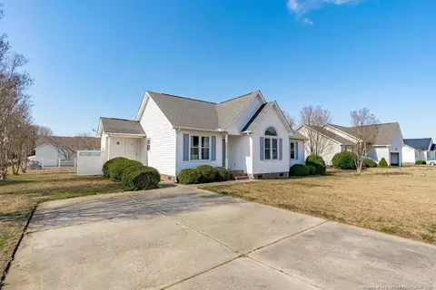 709 Maple Ave, Dunn, NC 28334 photo 3