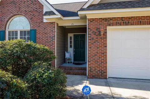 21 Falling Water Rd, Spring Lake, NC 28390 photo 3