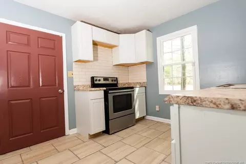 802 S Patterson St, Maxton, NC 28364 photo 8