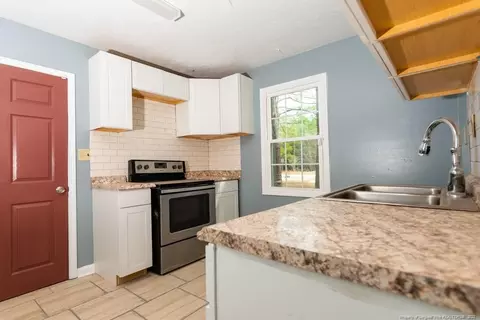 802 S Patterson St, Maxton, NC 28364 photo 10