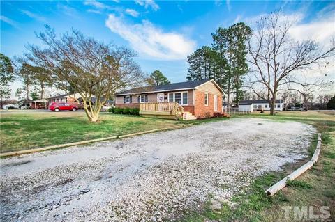 507 W C St, Erwin, NC 28339 photo 3