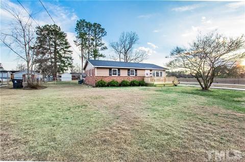 507 W C St, Erwin, NC 28339 photo 4