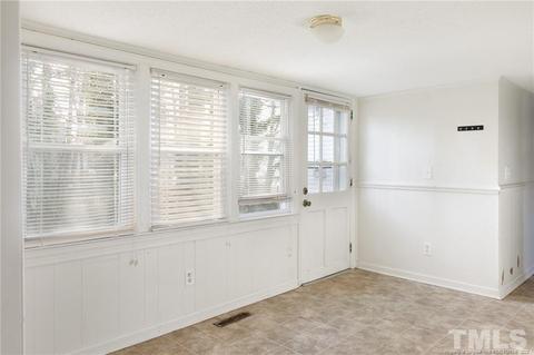 305 E Morgan St, Benson, NC 27504 photo 6