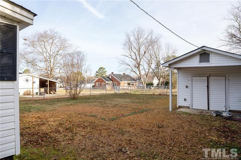 305 E Morgan St, Benson, NC 27504 photo 14