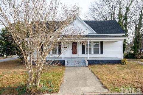 305 E Morgan St, Benson, NC 27504 photo 1