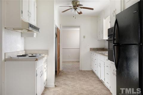 305 E Morgan St, Benson, NC 27504 photo 3