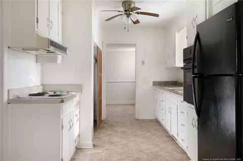 305 E Morgan St, Benson, NC 27504 photo 3