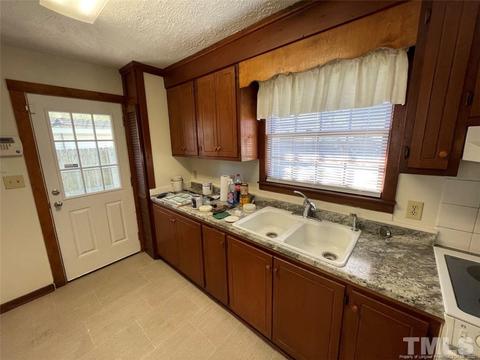 504 E 14th St, Lumberton, NC 28358 photo 8