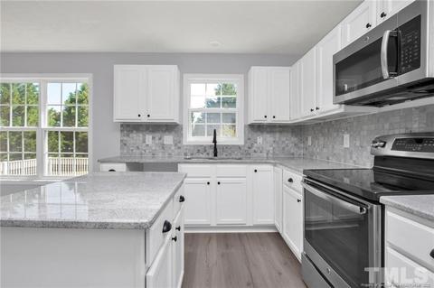135 Lenoir Dr, Spring Lake, NC 28390 photo 15