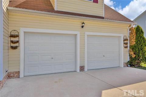 135 Lenoir Dr, Spring Lake, NC 28390 photo 4