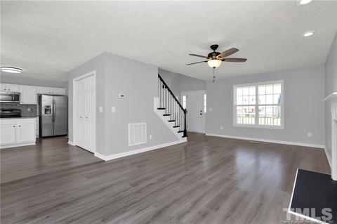 135 Lenoir Dr, Spring Lake, NC 28390 photo 6