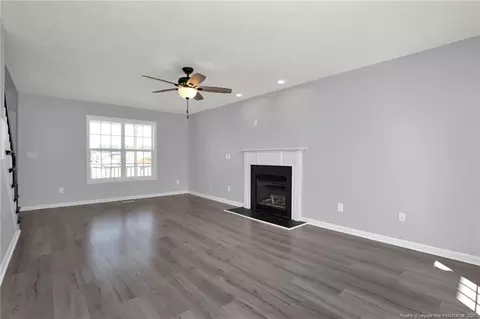 135 Lenoir Dr, Spring Lake, NC 28390 photo 9