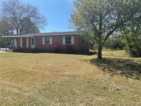 618 Goodyear Dr, Spring Lake, NC 28390 photo 3