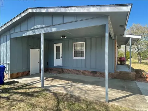 618 Goodyear Dr, Spring Lake, NC 28390 photo 8