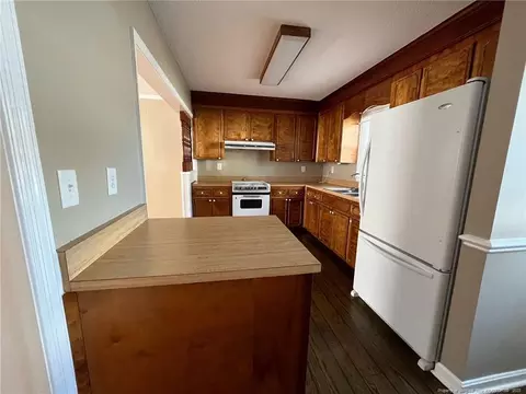 202 E F St, Erwin, NC 28339 photo 8