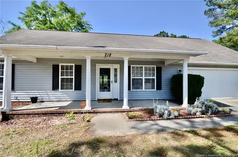 218 Hampton Dr, Raeford, NC 28376 photo 2