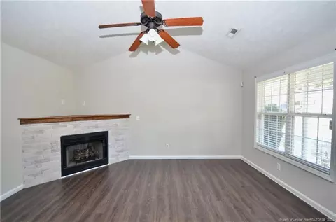 218 Hampton Dr, Raeford, NC 28376 photo 4