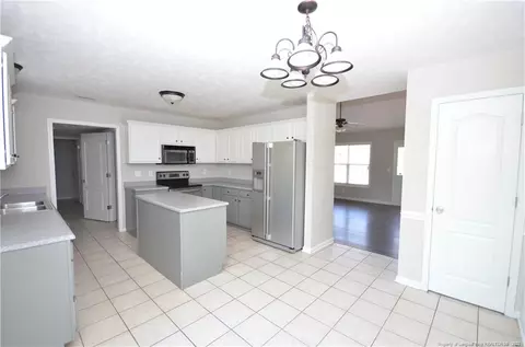 218 Hampton Dr, Raeford, NC 28376 photo 8