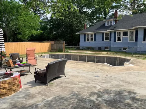 209 W Central St, Maxton, NC 28364 photo 5